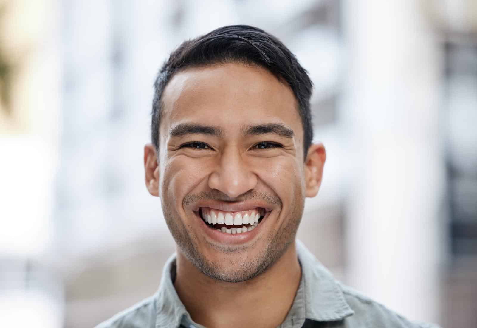 Top 5 Reasons to Whiten Your Teeth