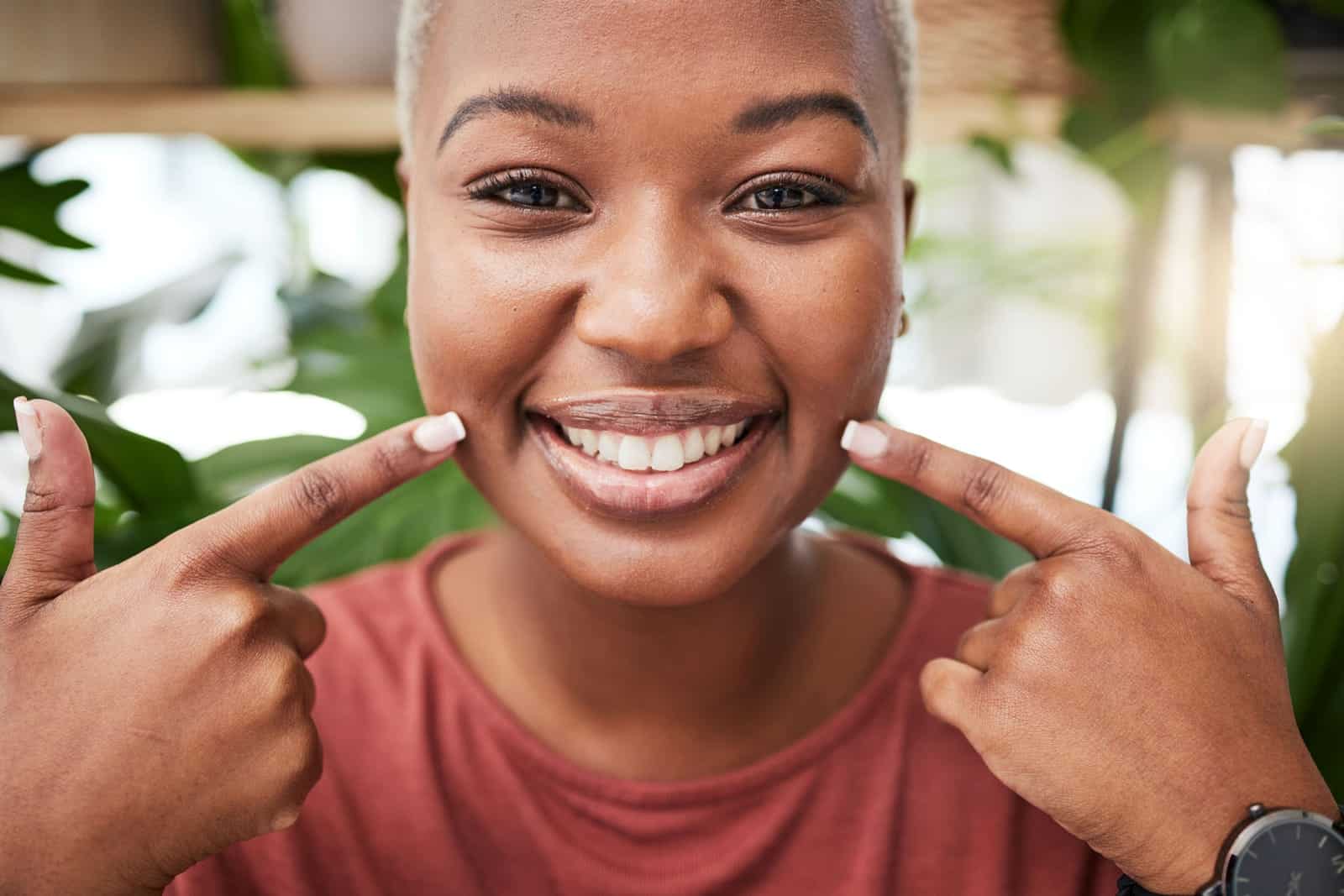 Advantages of Teeth Whitening with We Whiten