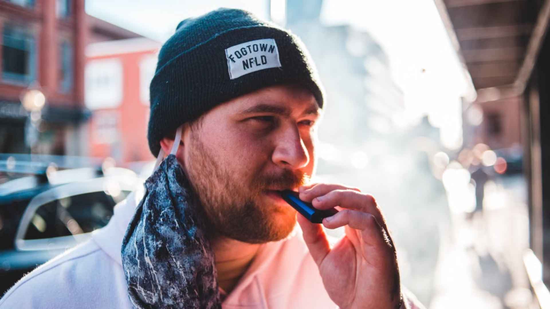 Teeth Whitening Tips for Smokers and Vapers